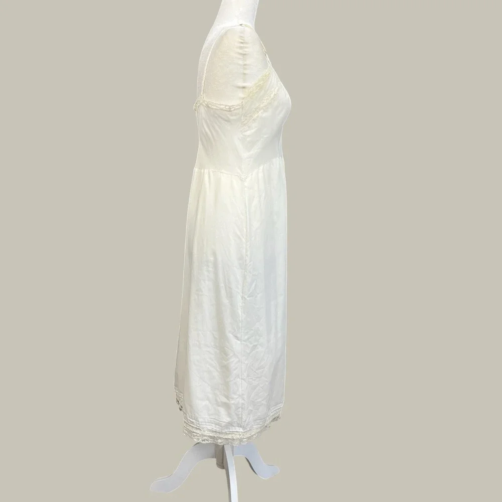 Vtg 1950s Ivory Full Slip Womens XS Lace Trim Bias Cut Pin Up Babydoll Lingerie